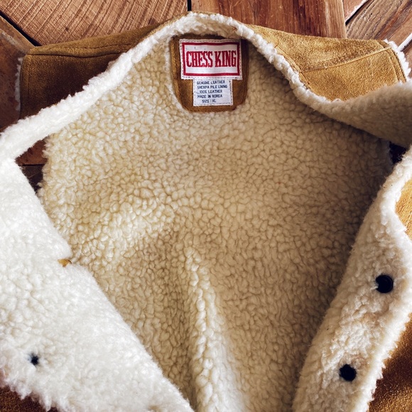 Vintage Suede and Sherpa Vest - Picture 4 of 5